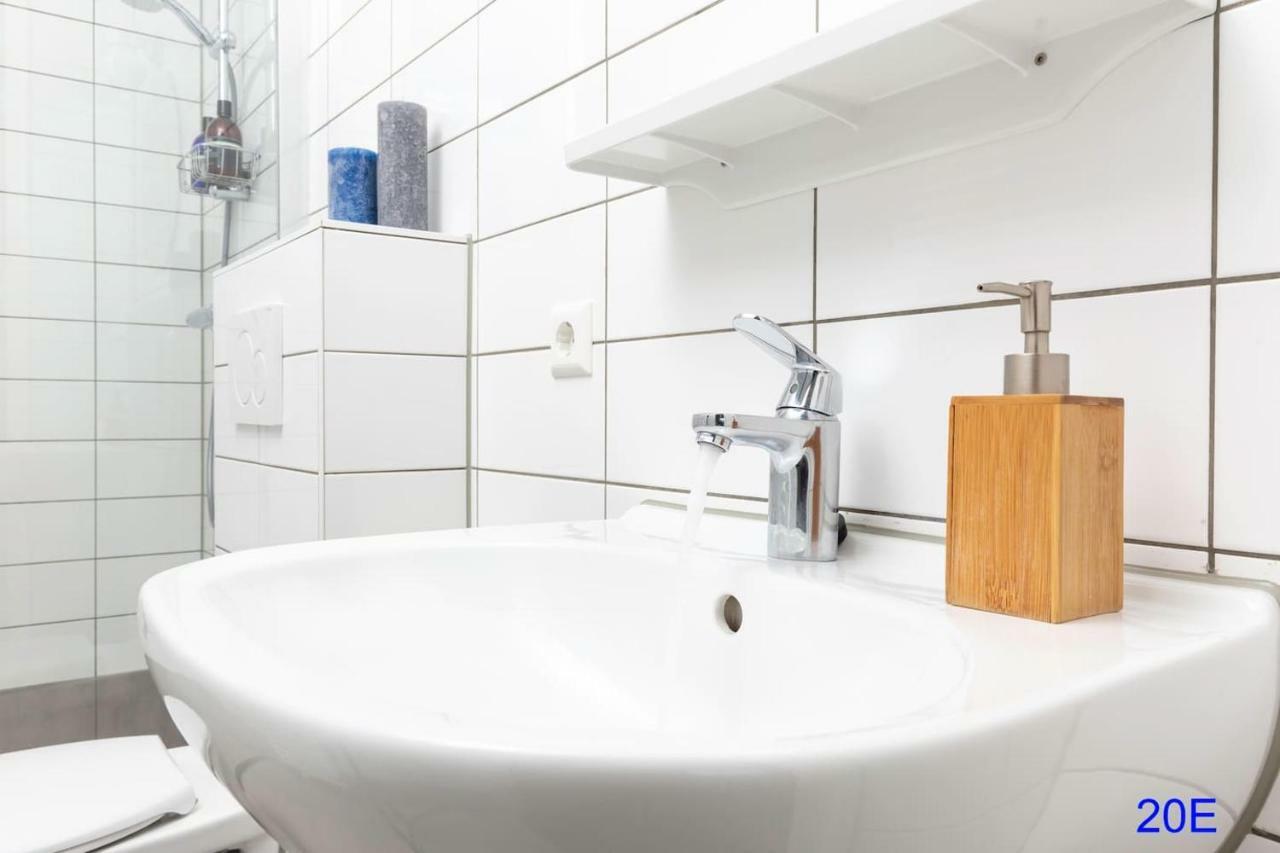 New Delft City View Central Modern Family Top Floor Apartment Utopia 20E Buitenkant foto